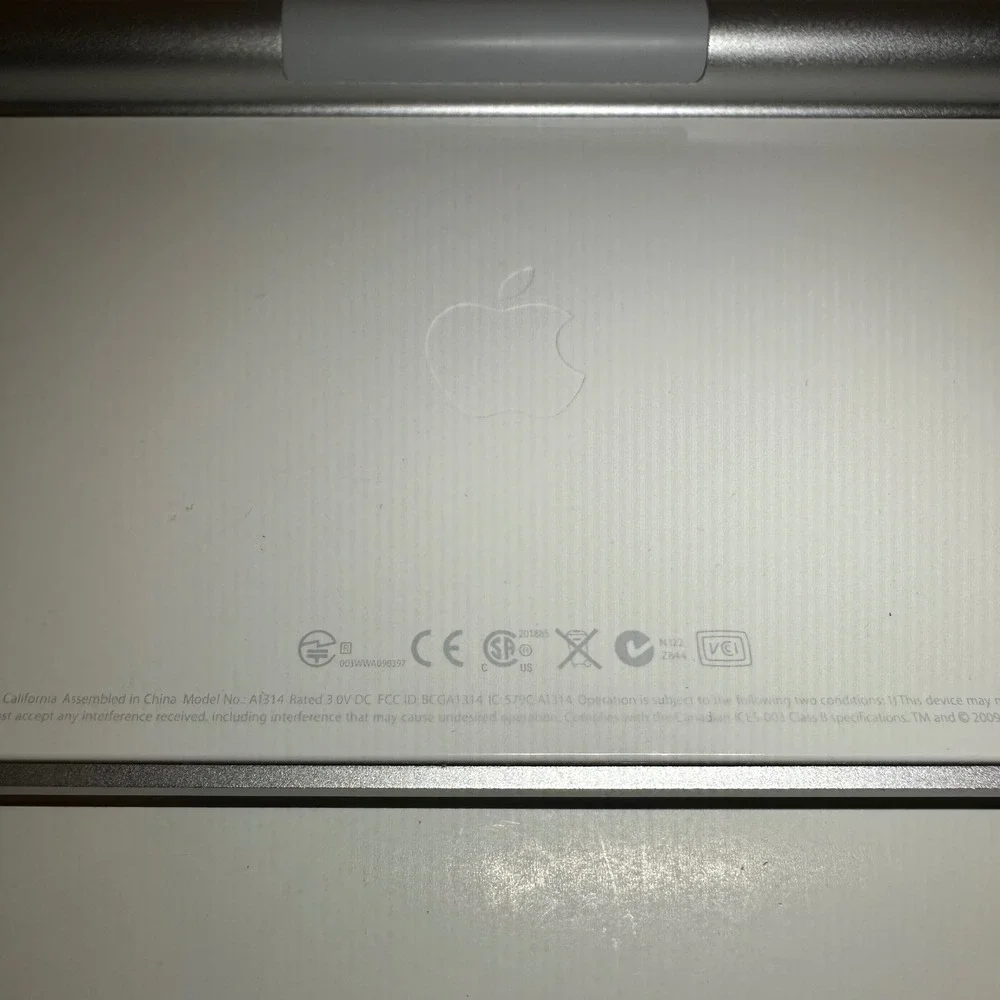 Apple A1314 Wireless Bluetooth Keyboard MC184LL/B Silver Box Tested Works